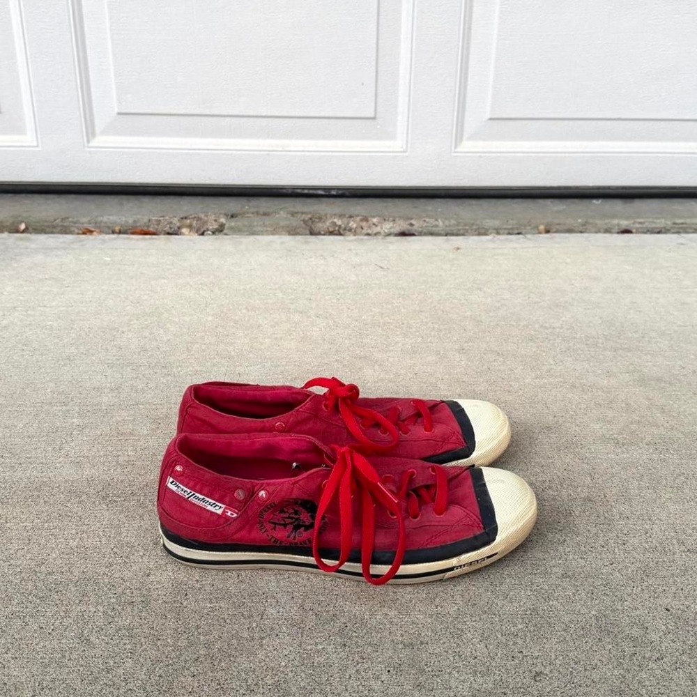 RED DIESEL MAGNETE EXPOSURE LOW CANVAS SNEAKERS
